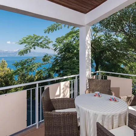 Apartment 2 Bedroom Pet Friendly In Trpanj