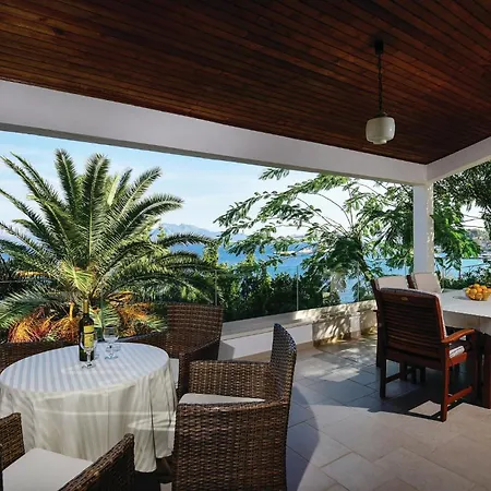 2 Bedroom Pet Friendly In