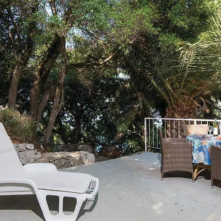 2 Bedroom Pet Friendly In *